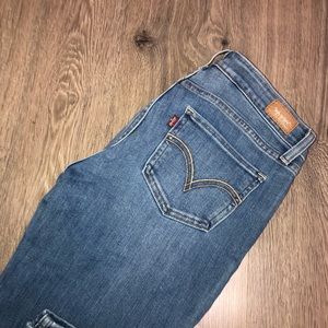 Super soft and stretchy skinny jeans, Levi’s 27